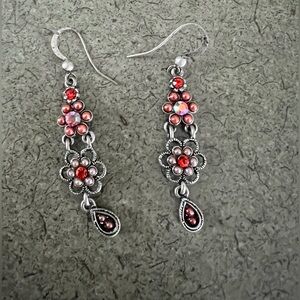 ✨SALE ✨Beautiful older vintage hoop earrings